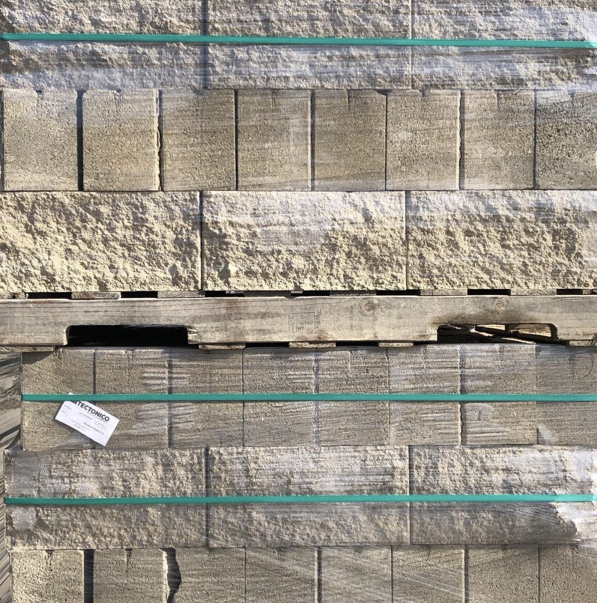 Estibas de bloque abuzardado de una cara Tectónico, acabado decorativo visto