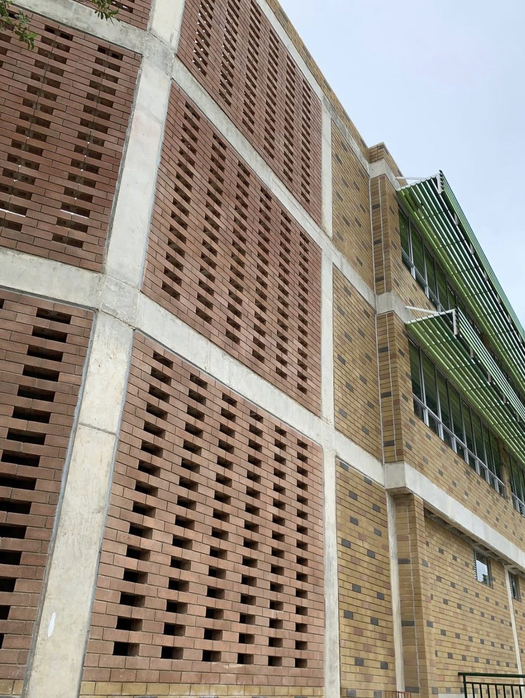 Megacolegio del Atlántico construido con bloques Tectónico