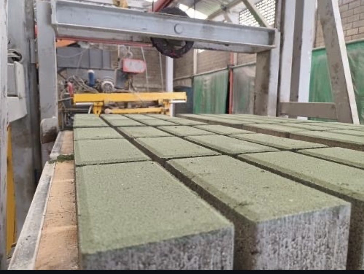 Adoquín de tráfico pesado 100 mm Tectónico para patios de carga