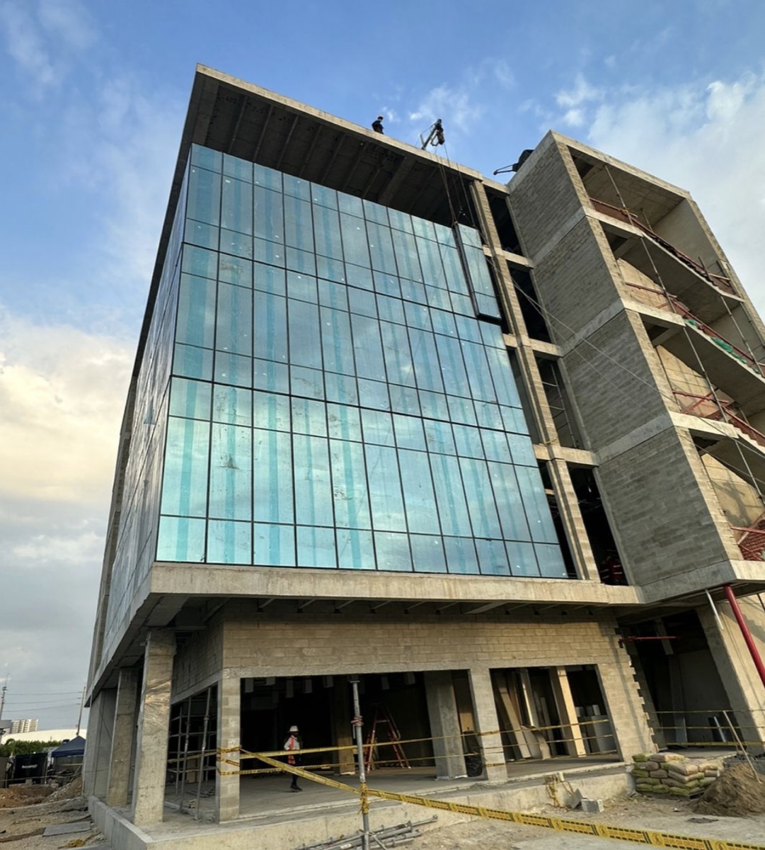 Edificio con bloques Tectónico