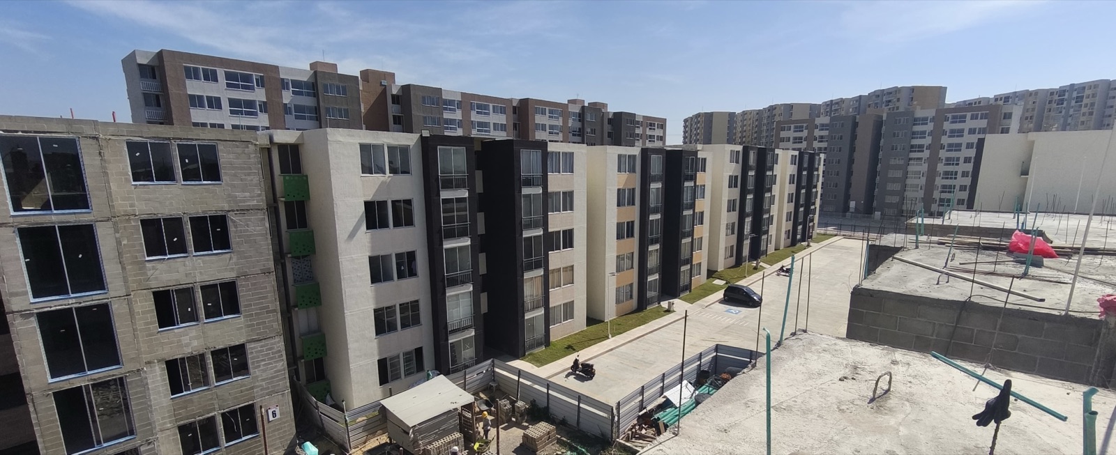 Panorámica de la zona Caribe Verde en Barranquilla con proyectos de vivienda en mampostería estructural