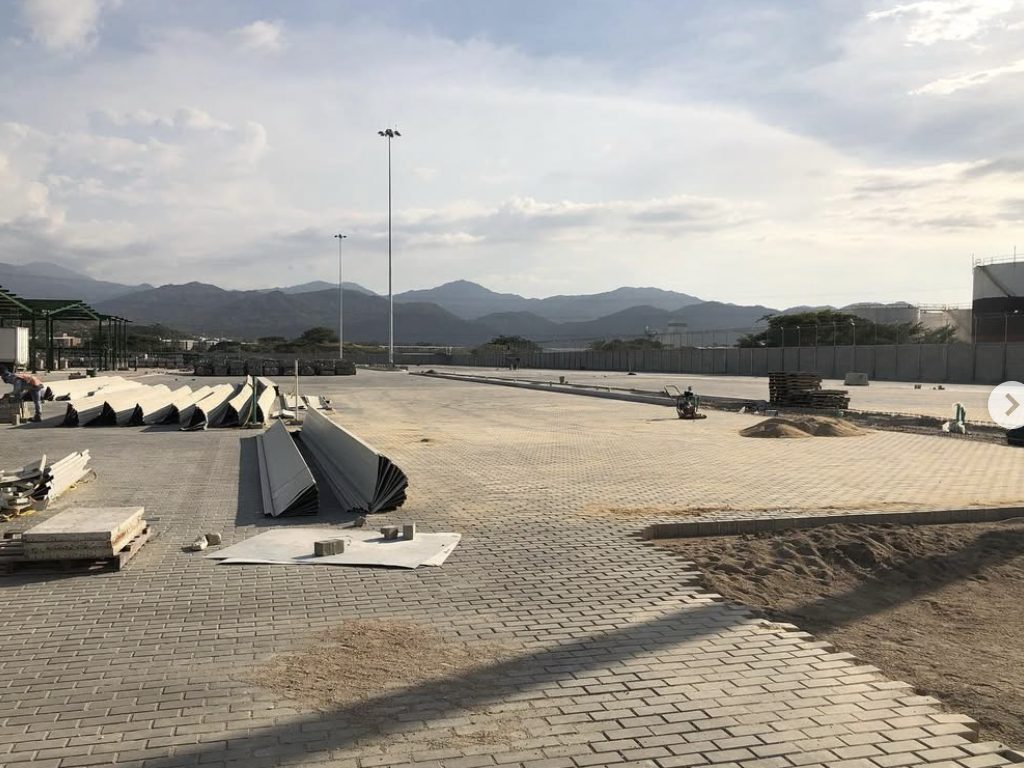 Patio Serteba - Operación industrial sobre adoquín